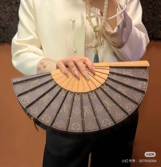Louis Vuitton Monogram Fan Bag Brown view 9