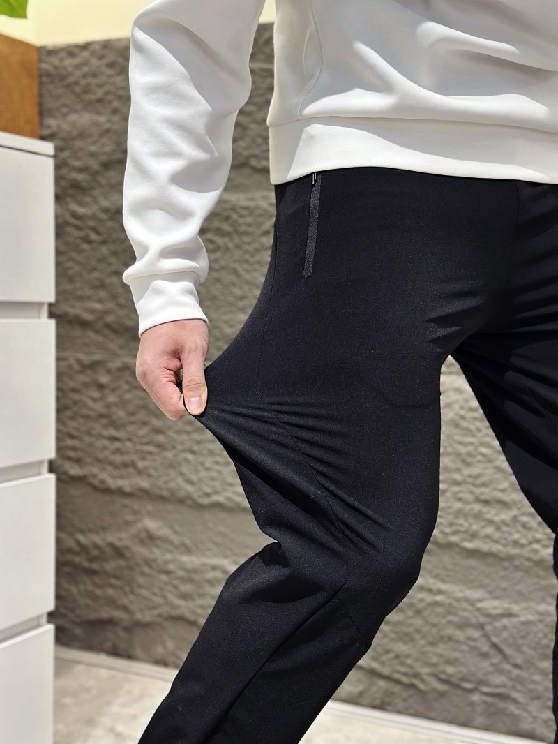 Descente Men's Casual Sport Pants Smoke Grey view