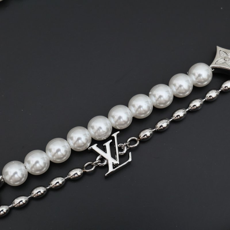 Louis Vuitton Pearls Fusion Layered Necklace Silver view