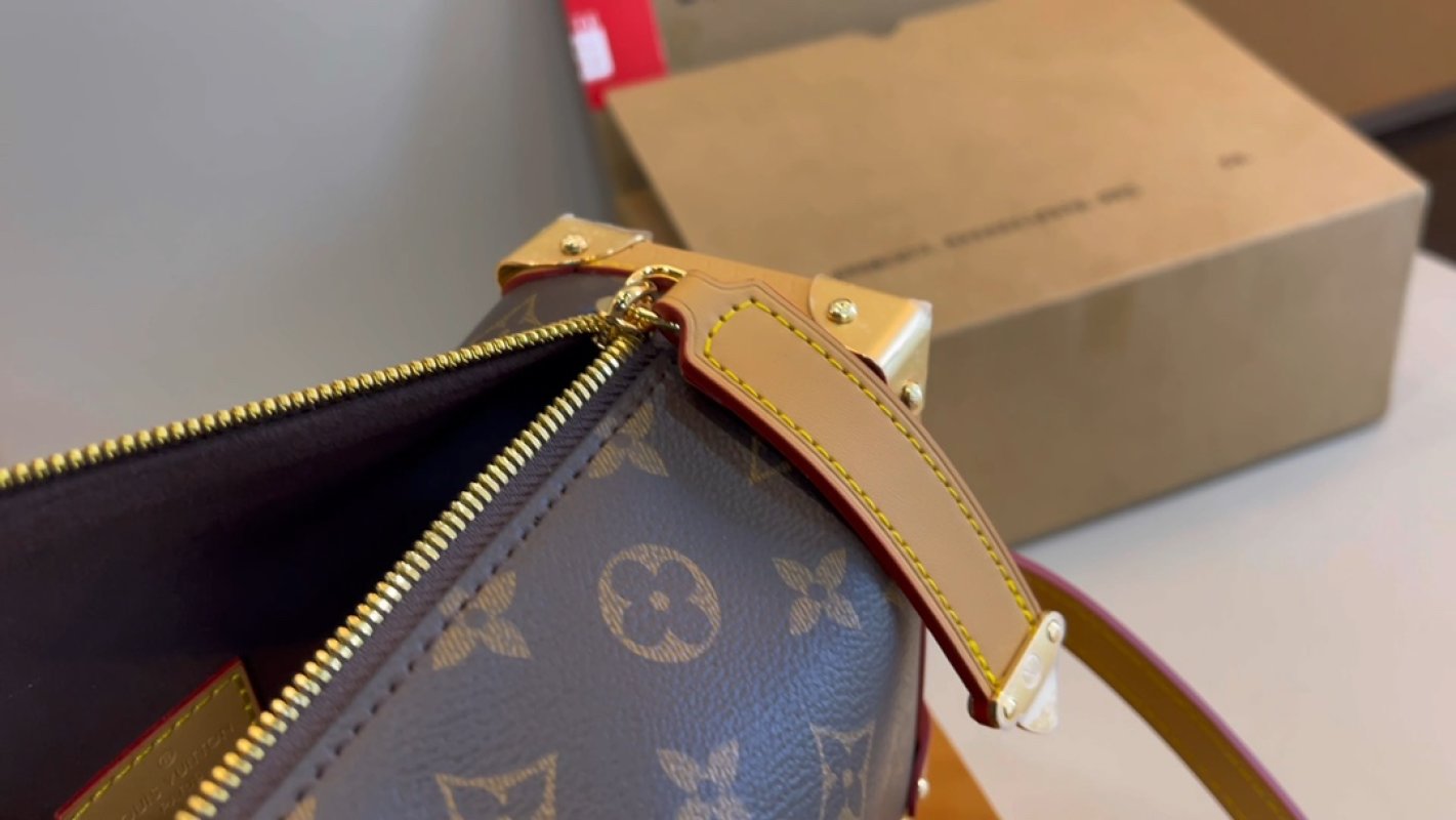 Louis Vuitton Monogram Canvas Shoulder Bag Red Trim