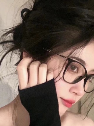 Blue Light Blocking Glasses – Black Square Frame view 2