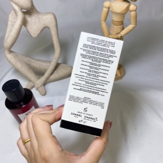 Chanel N°1 L'Eau Rouge Fragrance Mist 100ml view 7