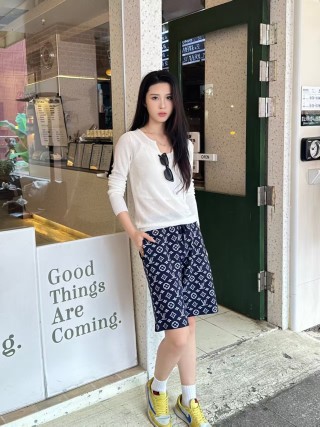 Louis Vuitton Monogram Navy Knit Shorts view 9