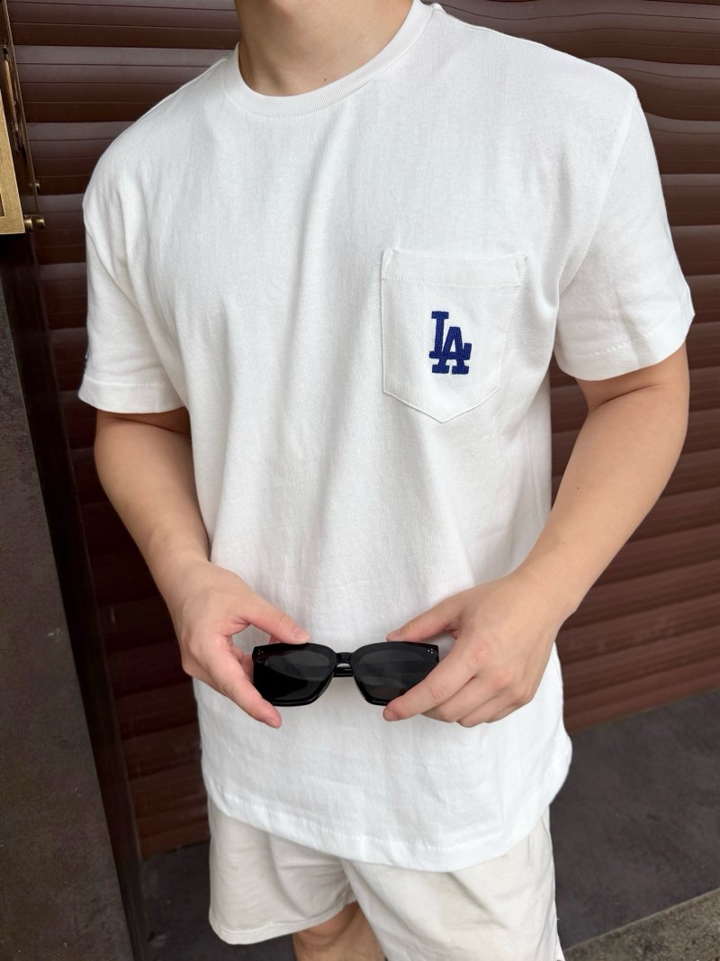 Los Angeles Dodgers White Embroidered Logo T-Shirt