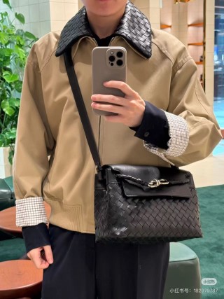 Beige Oversized Bomber Jacket with Contrast Collar view 4