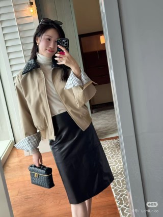 Beige Oversized Bomber Jacket with Contrast Collar view 8