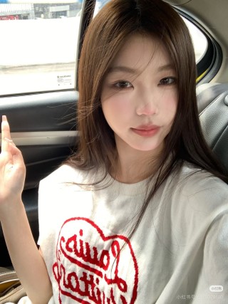 Essentials White Heart Logo T-Shirt Red Print view 8
