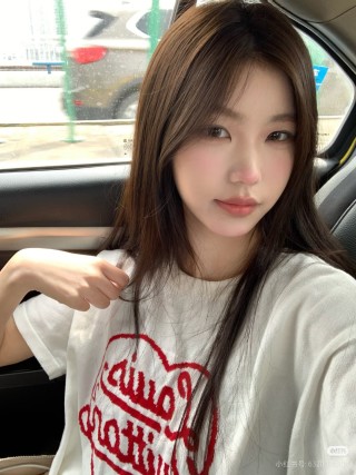 Essentials White Heart Logo T-Shirt Red Print view 9