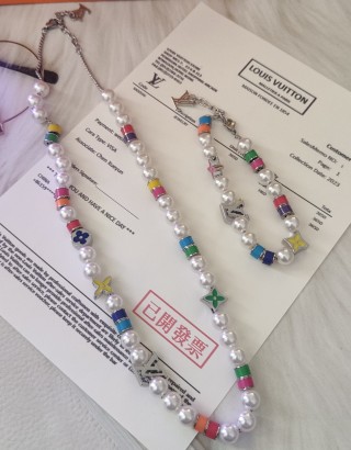 Louis Vuitton MNG Pearl Party Necklace - Multicolor view 9