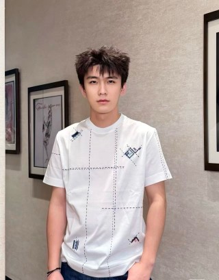 White Geometric Stitch Short Sleeve T-Shirt view 4