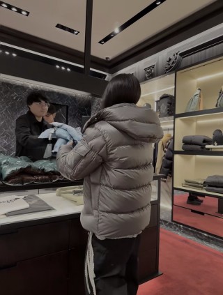 Puffy Grey Down Jacket – Warm Winter Coat view 7