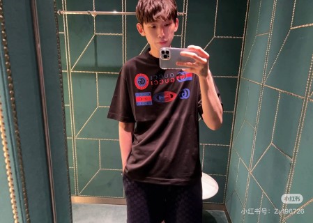 Gucci Logo Print Black Short Sleeve T-Shirt view 5