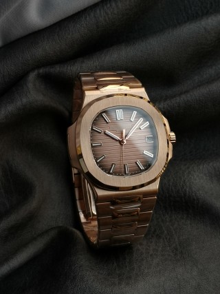 Patek Philippe Nautilus 5711 Rose Gold Brown Dial 40mm view 3