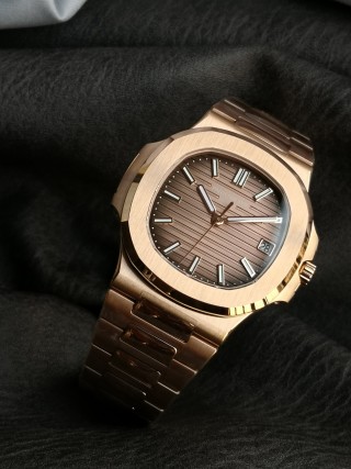 Patek Philippe Nautilus 5711 Rose Gold Brown Dial 40mm view 4