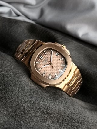 Patek Philippe Nautilus 5711 Rose Gold Brown Dial 40mm view 5