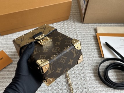 Louis Vuitton Monogram Box Bag Brown Gold Hardware view 3