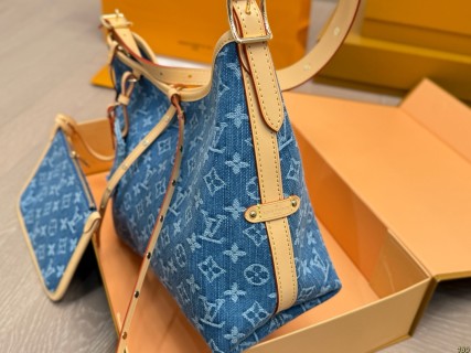 Louis Vuitton Carryall Denim Tote Bag with Pouch – Blue view 2