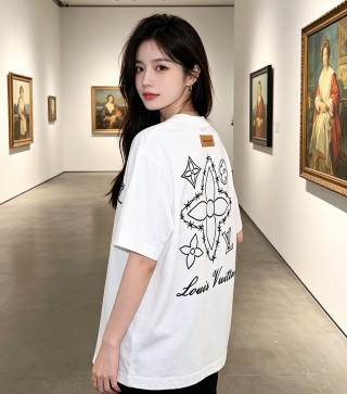 Louis Vuitton Star Embroidered White T-Shirt view 3
