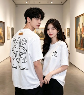 Louis Vuitton Star Embroidered White T-Shirt view 7