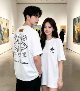 Louis Vuitton Star Embroidered White T-Shirt view 8