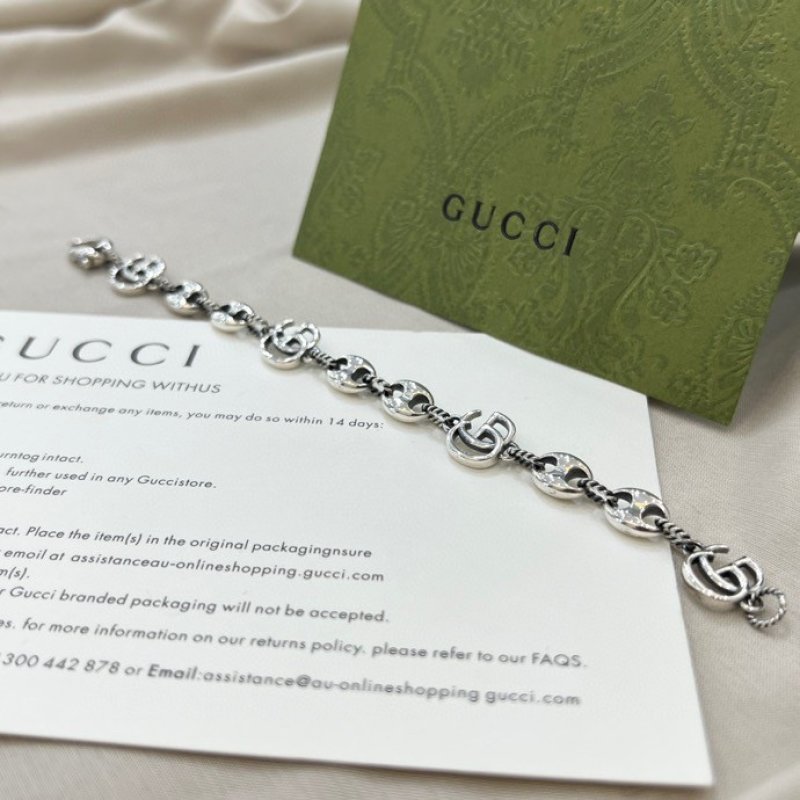 Gucci Double G Pig Nose Silver Chain Bracelet view