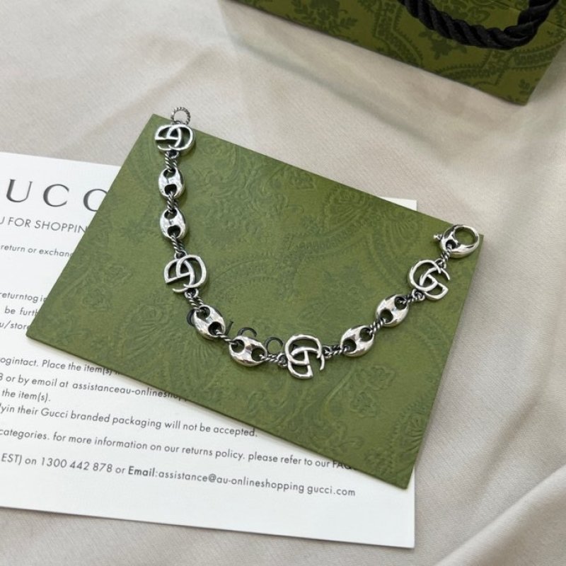 Gucci Double G Pig Nose Silver Chain Bracelet view