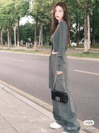 Balenciaga BB Chain Shoulder Bag Black