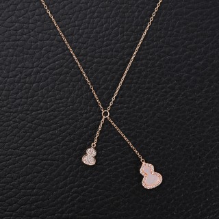 Qeelin Mother-of-Pearl Gourd Tassel Necklace Gold view 3