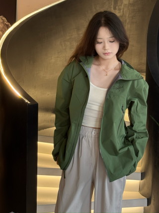 Arc'teryx Beta SL Hooded Windbreaker Jacket - Eden Green view 9