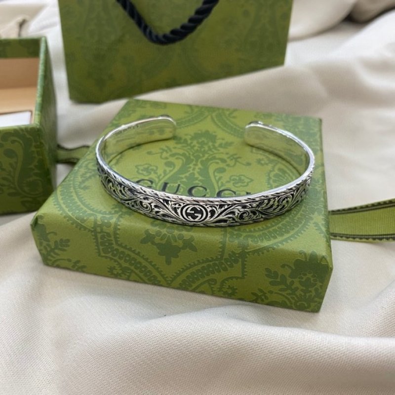 Gucci Double G Tiger Head Vintage Silver Cuff Bracelet