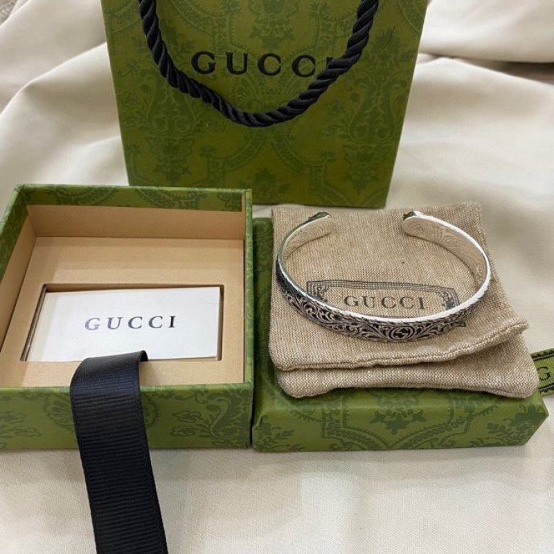 Gucci Double G Tiger Head Vintage Silver Cuff Bracelet view