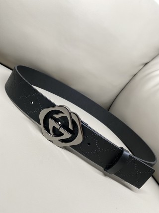 Gucci Men's Black Leather Belt with GG Buckle