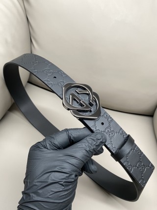 Gucci Men's Black Leather Belt with GG Buckle view 2