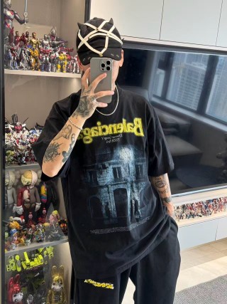 Balenciaga Distressed Building Graphic Black T-Shirt view 4