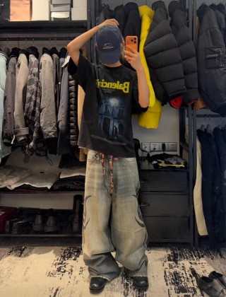 Balenciaga Distressed Building Graphic Black T-Shirt view 6