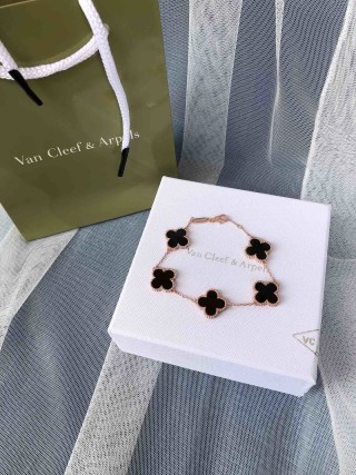 Van Cleef & Arpels Four-Leaf Clover Bracelet Rose Gold Black Onyx