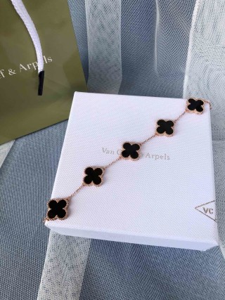 Van Cleef & Arpels Four-Leaf Clover Bracelet Rose Gold Black Onyx view 4