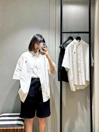 Classic White Oversized Button-Up Shirt view 3