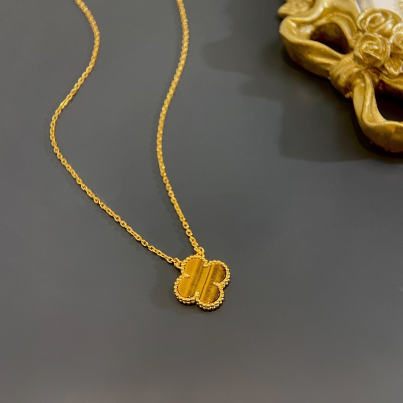 Van Cleef & Arpels Four-Leaf Clover Tiger's Eye Gold Necklace view