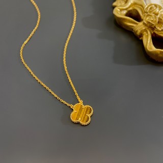 Van Cleef & Arpels Four-Leaf Clover Tiger's Eye Gold Necklace view 2