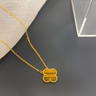 Van Cleef & Arpels Four-Leaf Clover Tiger's Eye Gold Necklace view 4