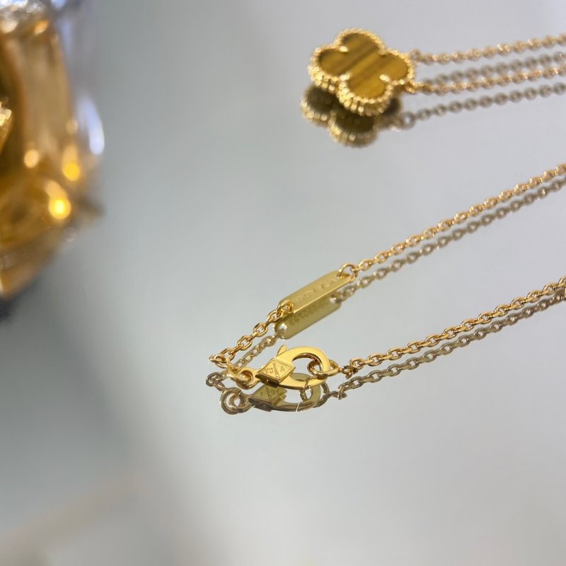 Van Cleef & Arpels Four-Leaf Clover Tiger's Eye Gold Necklace view