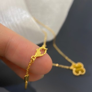 Van Cleef & Arpels Four-Leaf Clover Tiger's Eye Gold Necklace view 9