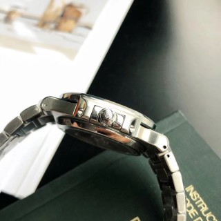 Patek Philippe Nautilus Silver Steel Watch view 7
