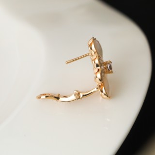 VCA Cosmos Four-Petal Mother-of-Pearl Diamond Earrings Rose Gold view 9