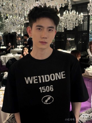 Black Oversized Graphic Print T-Shirt view 2