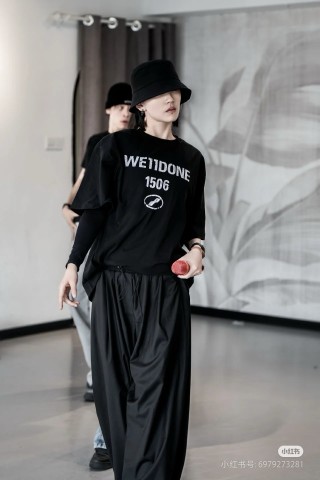 Black Oversized Graphic Print T-Shirt view 5