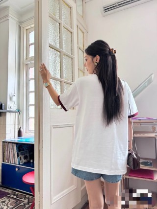 Gucci White & Burgundy Short Sleeve T-Shirt view 5