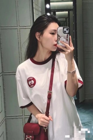 Gucci White & Burgundy Short Sleeve T-Shirt view 7