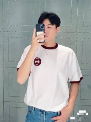 Gucci White & Burgundy Short Sleeve T-Shirt view 9